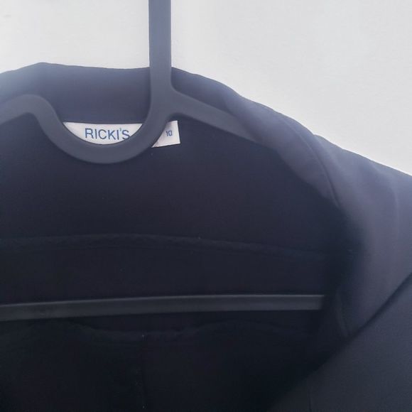 Ricki's Black Jacket - Picture 8 of 11
